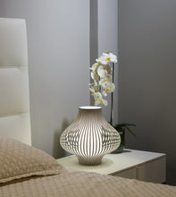 Load image into Gallery viewer, Blossom Small Table Lamp